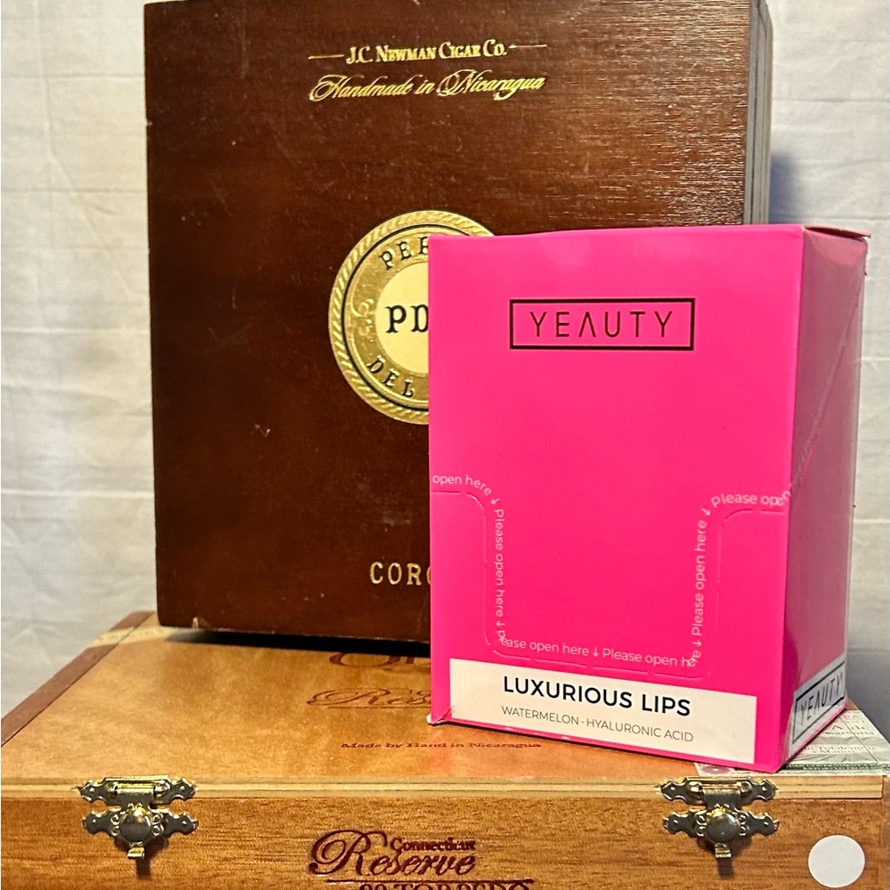 Luxurious Lips Watermelon Pink